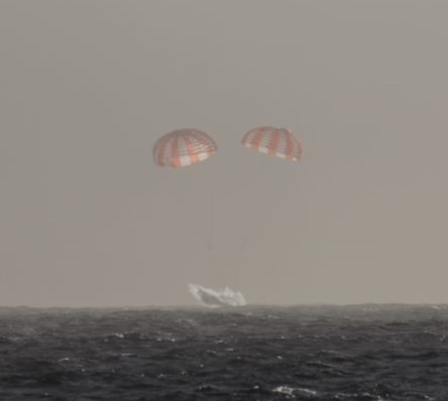 SpaceX Dragon Capsule Returns to Earth with Ocean Splashdown
